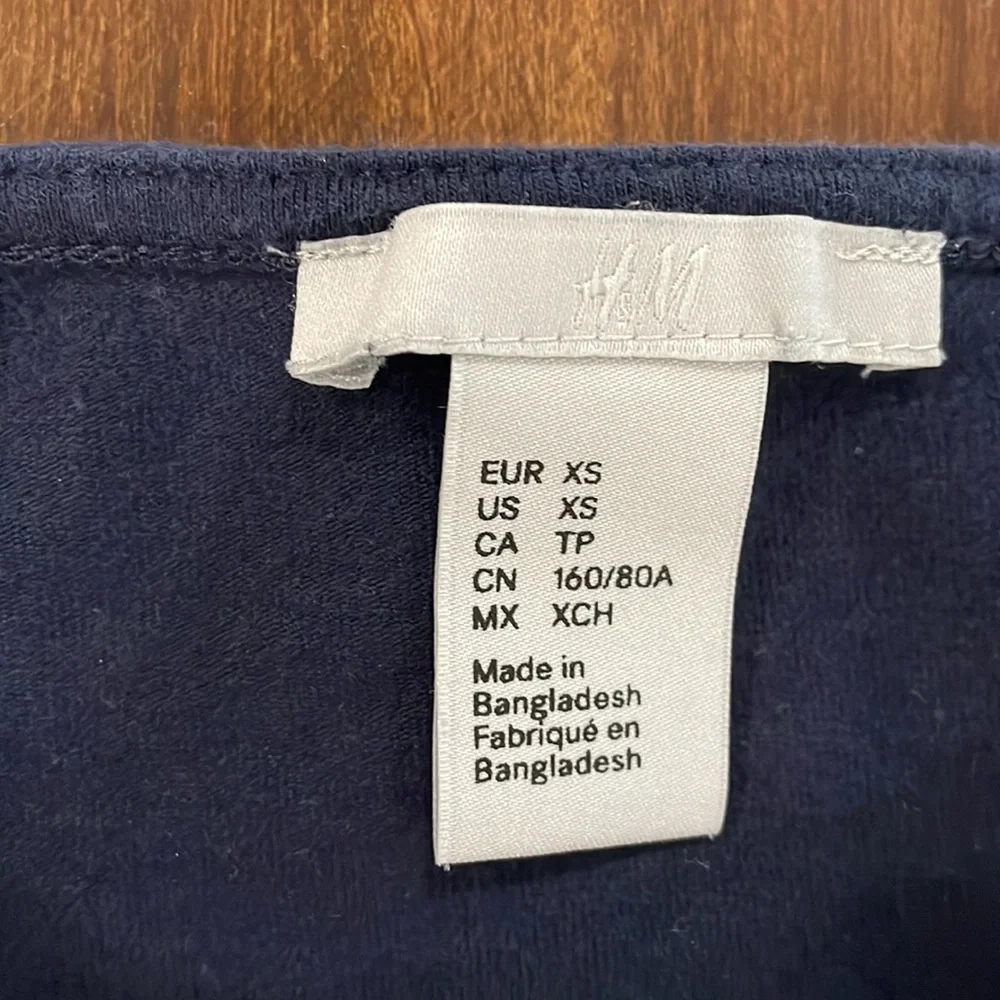 H&M Short Sleeve Top - Picture 3 of 7
